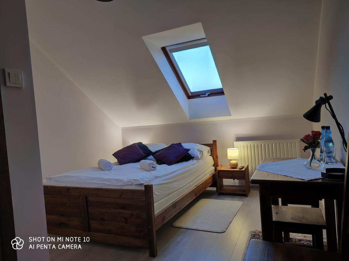 Pensjonat Koliber Sobkow Bagian luar foto
